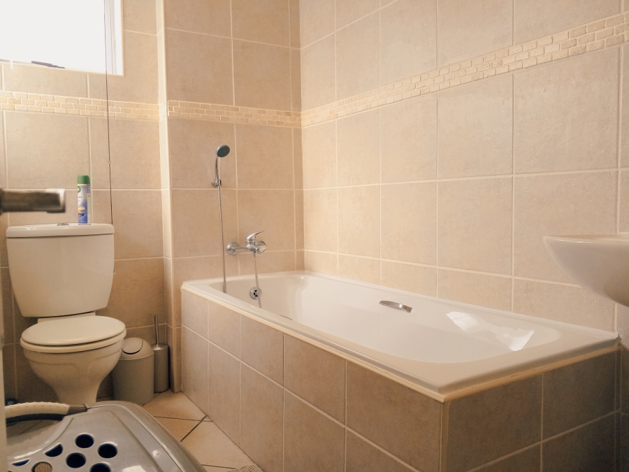 2 Bedroom Property for Sale in Reebok Western Cape